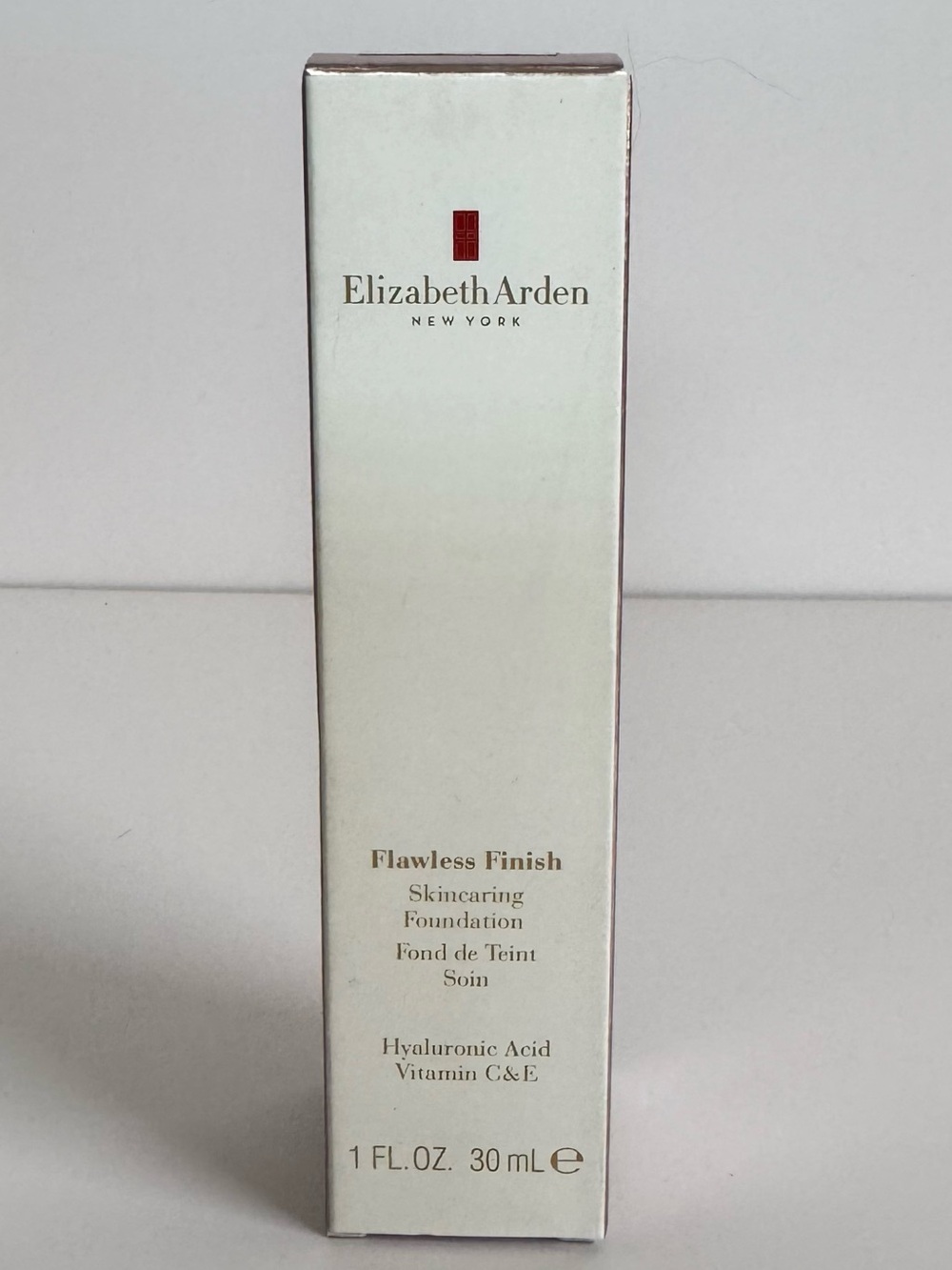 Elizabeth Arden Flawless Finish Skincaring Foundation 520W 30mL / 1 oz NIB